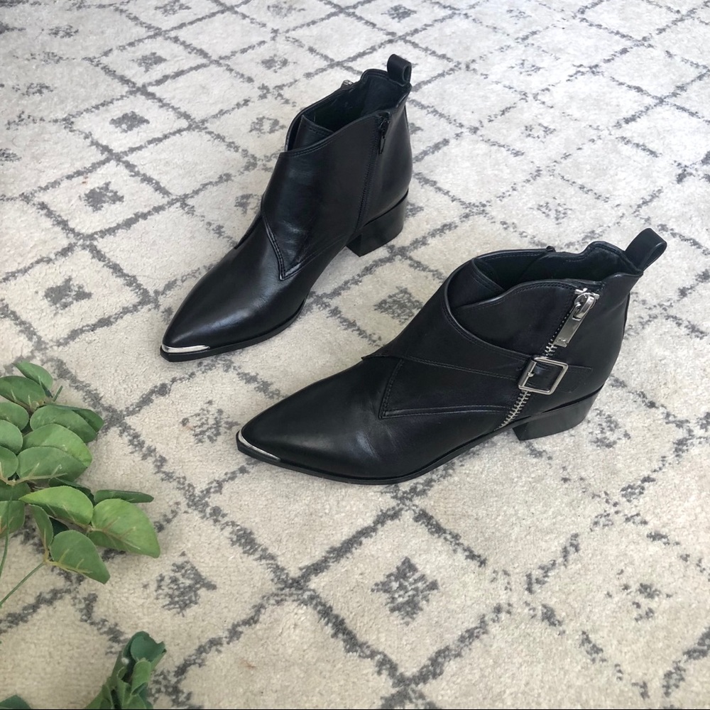 NEW Marc Fisher black leather Yanila Buckle Bootie